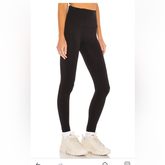 Spanx Look at me Leggings in size medium - Picture 3 of 4